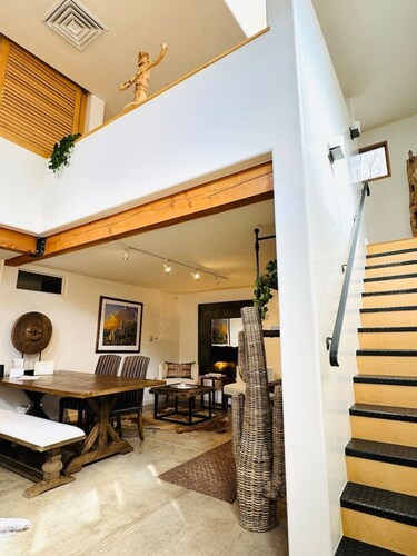 Spacious Urban Design 2 story Loft w/ Yoga/meditation space;  Railyard District