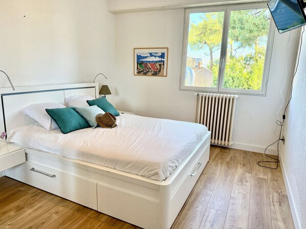 3 bedrooms, iron/ironing board, WiFi