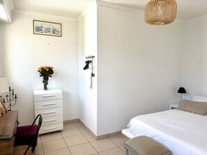 3 bedrooms, iron/ironing board, free WiFi