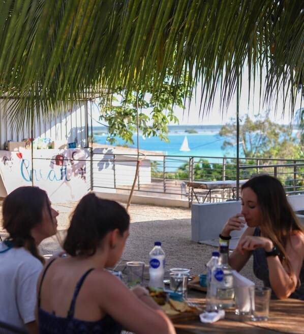 Dormitorio compartido, vistas parciales al lago | Sistema de insonorización