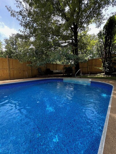 Your Oxford Oasis Near Campus & The Square with 4-bedroom and an inground pool