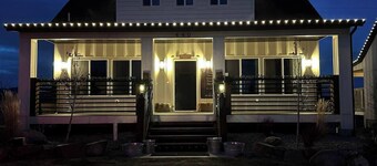 Luxury Farm Home @ Stoney Farms w/ Private Hot Tub