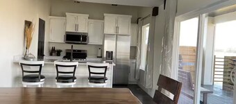 Luxury Farm Home @ Stoney Farms w/ Private Hot Tub