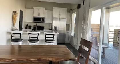 Luxury Farm Home @ Stoney Farms w/ Private Hot Tub