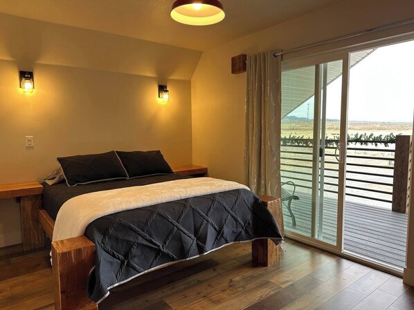 8 bedrooms, iron/ironing board, WiFi, bed sheets