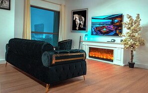 Smart TV, fireplace