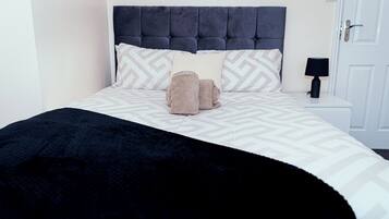 2 bedrooms, iron/ironing board, WiFi, bed sheets