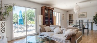Lovely home in Saint Cezaire