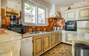 Réfrigérateur, four, plaque de cuisson, lave-vaisselle
