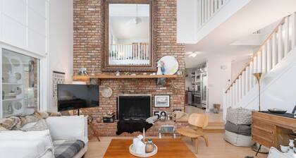 Lessard Lodge - Sleeps 10 - Hot tub - AC