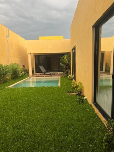 One-story house with ALBERCA