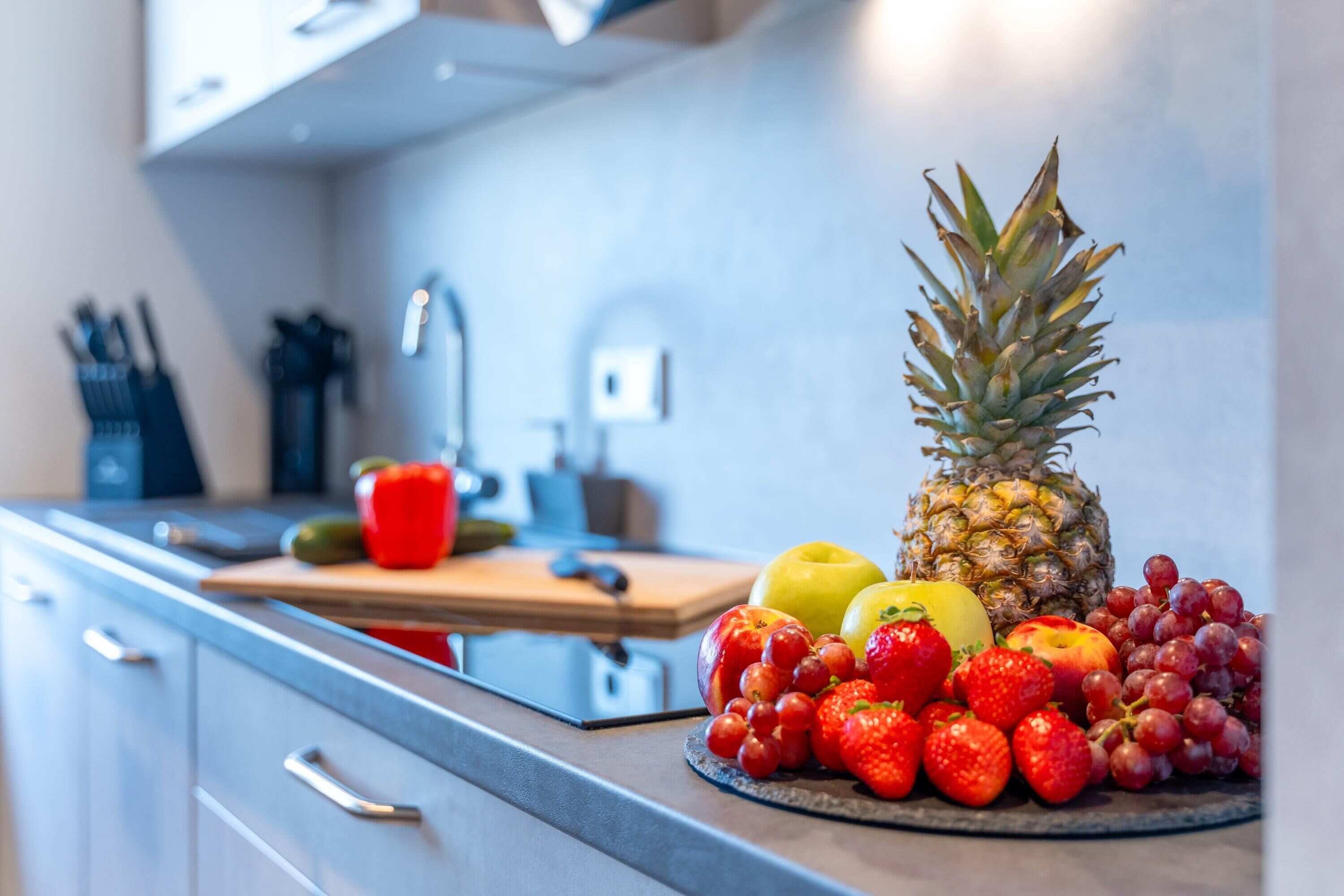 Frigorífic, microones, forn i placa de cuina 