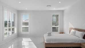 4 dormitorios, tabla de planchar con plancha, wifi gratis y ropa de cama