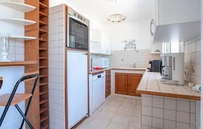 Kühlschrank, Ofen, Herdplatte, Geschirrspüler