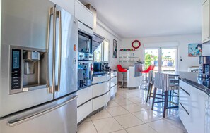 Kühlschrank, Ofen, Herdplatte, Geschirrspüler