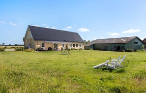 Exterior - Amazing home in Rudkøbing with WiFi (Rudkøbing)