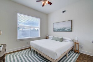 3 chambres, fer et planche à repasser, Wi-Fi, draps fournis