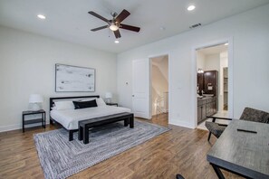 4 bedrooms, iron/ironing board, WiFi, bed sheets