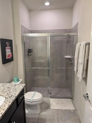 Bathroom - Room-great Room in Excellent Community a (Davenport)