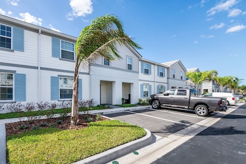 Room-great Room in Excellent Community a