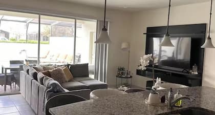 Room-great Room in Excellent Community a