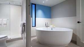 Dusj, hårføner og håndklær