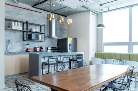 Dining. Stylish City Apartment in Tegucigalpa Gym, WiFi & Security