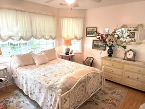 2 makuuhuonetta, silitysrauta/-lauta, Wi-Fi, vuodevaatteet