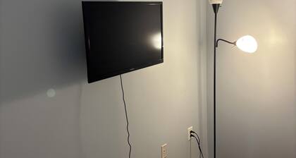 Charming studio in tranquil Glenn Dale with WiFi, AC