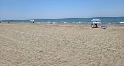 BlueHome - Seafront 30 km from Rome