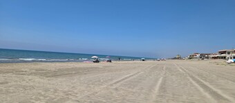 BlueHome - Seafront 30 km from Rome