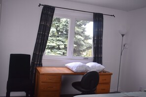 3 chambres, fer et planche Ă repasser, Wi-Fi, literie fournie