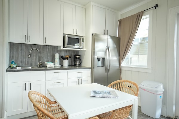 Fridge, microwave, oven, coffee/tea maker