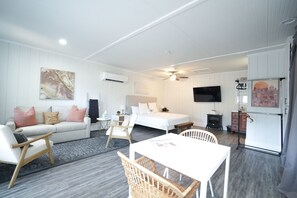 1 chambre, fer et planche à repasser, Wi-Fi gratuit, draps fournis