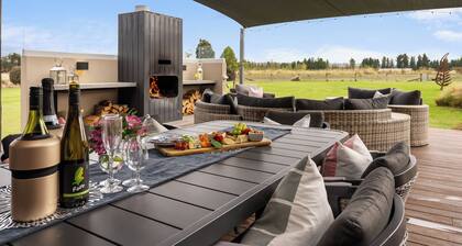 Leaning Rock Suite Kaihanu Lodge | Luxury B&B nr Clyde
