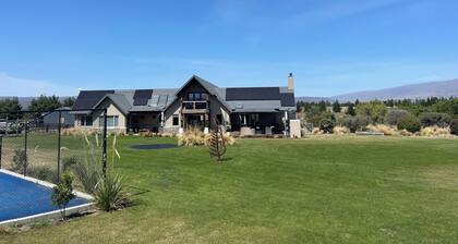 Kaihanu Lodge Luxury Suites for 4