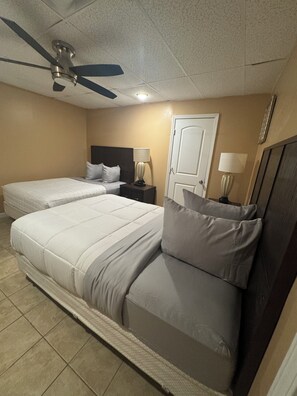 4 bedrooms, iron/ironing board, WiFi, bed sheets