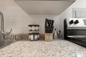 Fridge, oven, stovetop, dishwasher