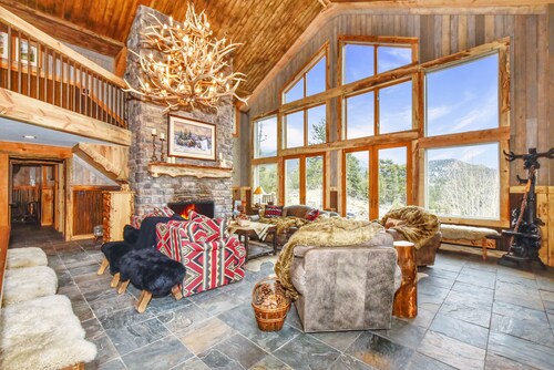 ⛷⛰☀ Bison Peak Lodge ☀⛰⛷
Premier Rocky Mountain Wilderness Lodge on 37 Acres