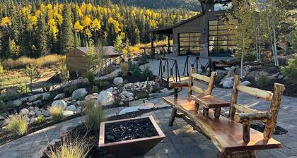 ⛷⛰☀ Bison Peak Lodge ☀⛰⛷
Premier Rocky Mountain Wilderness Lodge on 37 Acres