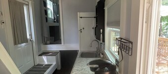 Fabulous Tiny House with AC in charming Seneca