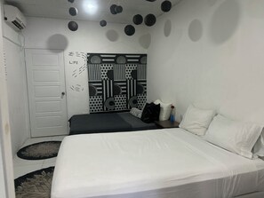 2 chambres, fer et planche à repasser, Wi-Fi, draps fournis