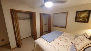 2 bedrooms, desk, iron/ironing board, travel crib