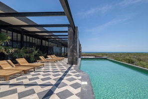 2 piscinas externas