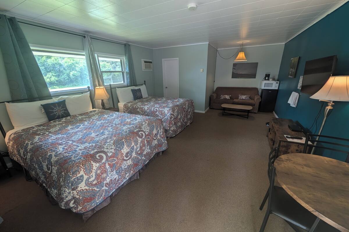 Classic Quadruple Room, Multiple Beds | Desk, iron/ironing board, free WiFi