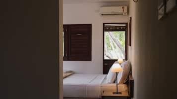 Premium Suite, Garden View | Living area