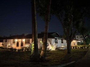 Exterior - Quaint Casita in Old Town (Scottsdale)