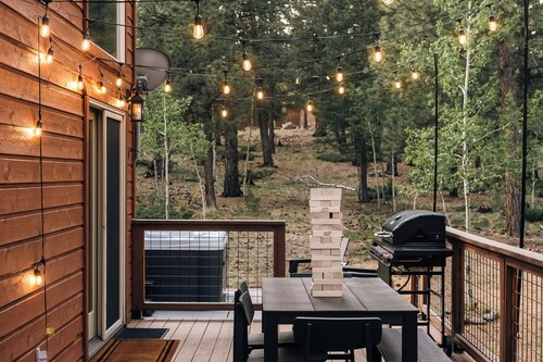 Bailey Escape - Hot Tub Game Room  4 Bed, 4 bath on 2.65 acres
