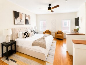 3 bedrooms, iron/ironing board, WiFi (surcharge), bed sheets