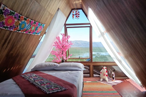 Kabin Deluks, pemandangan danau | Selimut bulu angsa dan tempat tidur Select Comfort